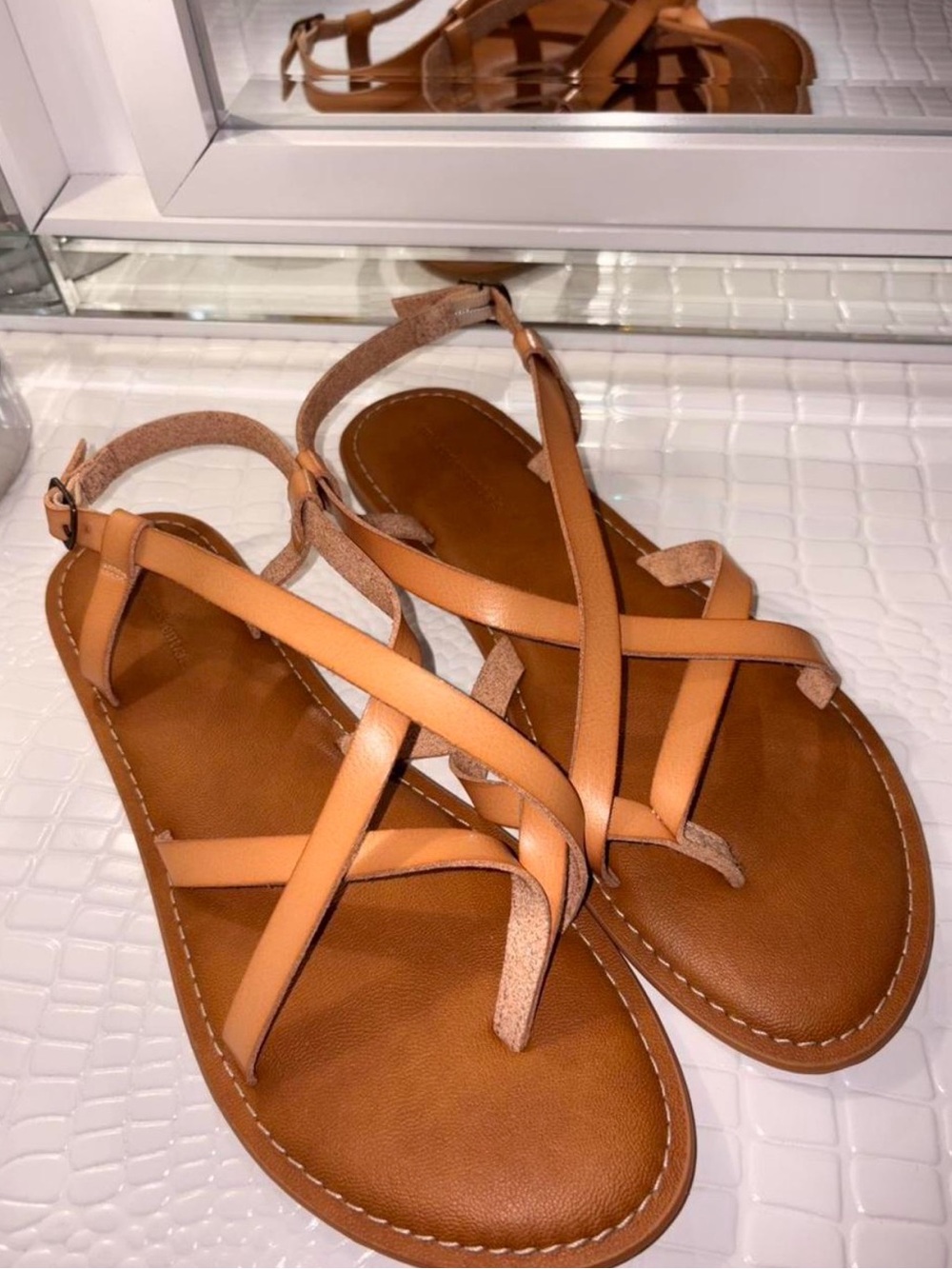 Amazon Essentials Tan Crisscross Strap Leather Sandals